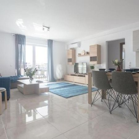 New Spacious Apartment Located In Πειραιάς Εξωτερικό φωτογραφία