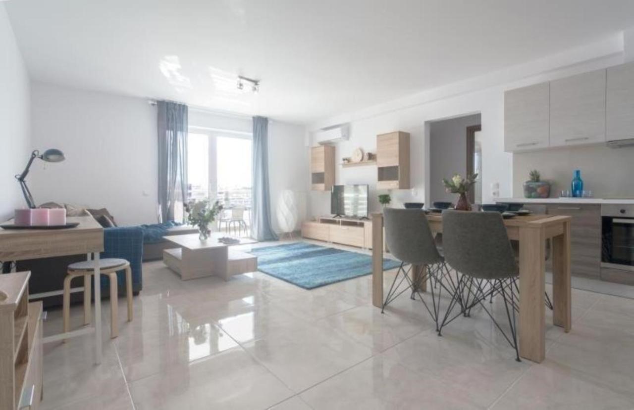 New Spacious Apartment Located In Πειραιάς Εξωτερικό φωτογραφία