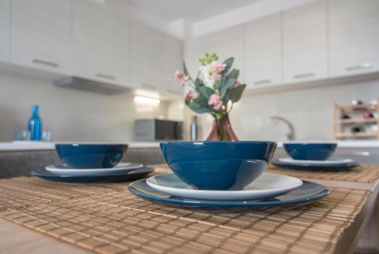 New Spacious Apartment Located In Πειραιάς Εξωτερικό φωτογραφία