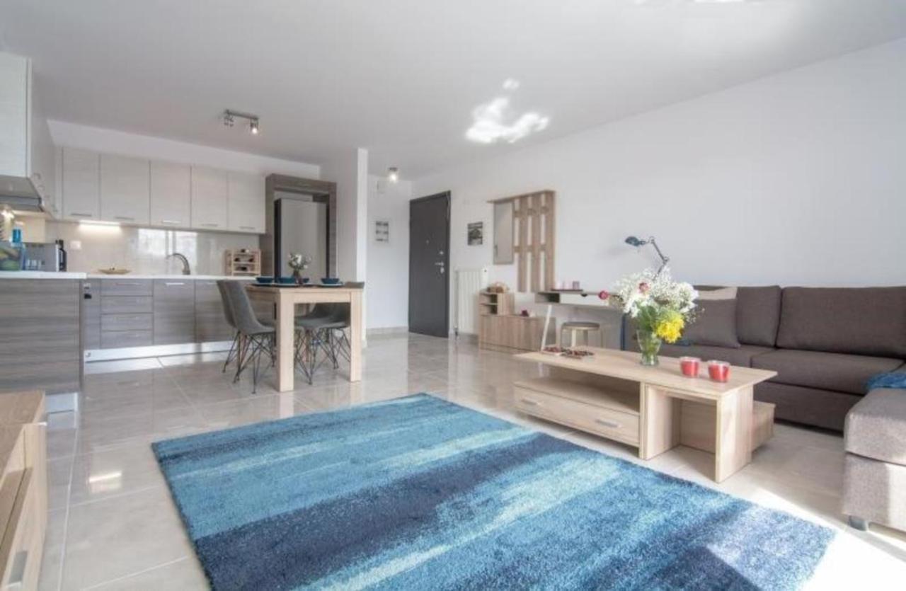 New Spacious Apartment Located In Πειραιάς Εξωτερικό φωτογραφία