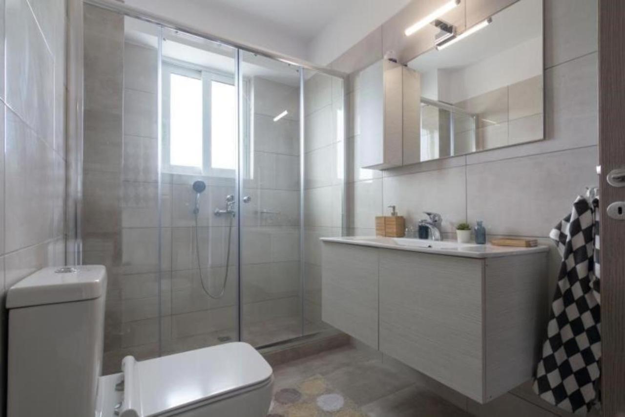 New Spacious Apartment Located In Πειραιάς Εξωτερικό φωτογραφία